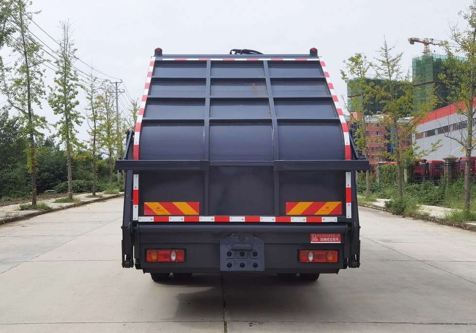 東風華神15方壓縮垃圾車 東風華神15方壓縮垃圾車