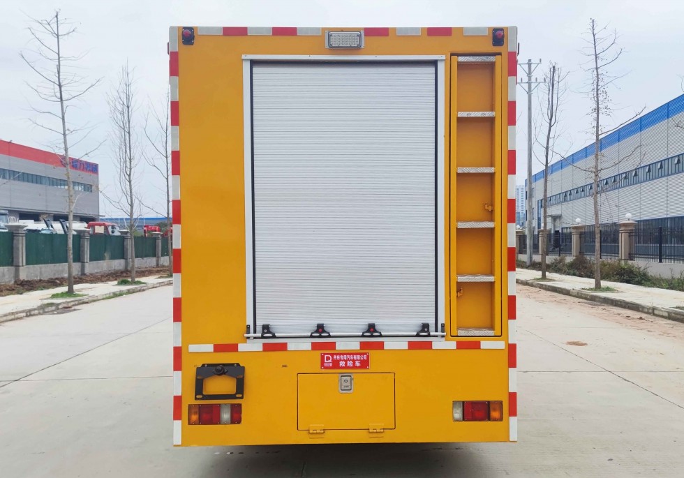 齊東方牌五十鈴雙排救險車-1000方排水量 齊東方牌五十鈴雙排救險車-1000方排水量