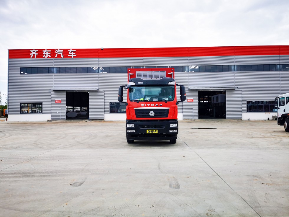 重汽汕德卡宿營車-32床 重汽汕德卡宿營車-32床